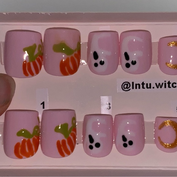 Handmade press on nails // short square - Picture 5 of 11